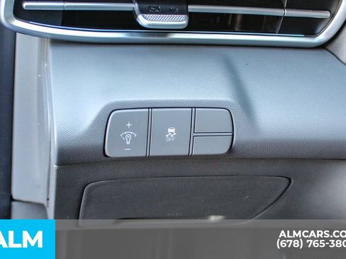 Used 2025 Hyundai Elantra SEL FWD image 29