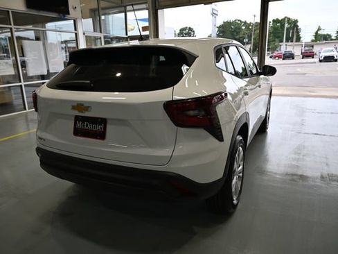 New 2026 Chevrolet Trax LS w/ Driver Confidence Package FWD image 5