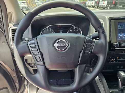 Used 2024 Nissan Frontier SV RWD image 18