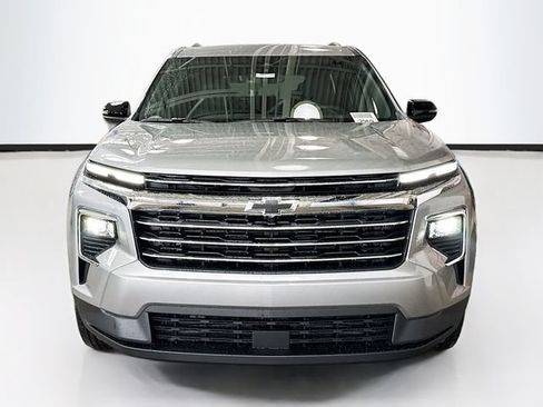 New 2026 Chevrolet Traverse LT w/ LPO, Floor Liner Package AWD/4WD image 4