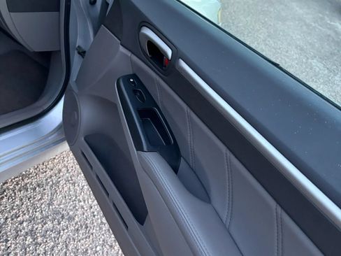 Used 2010 Honda Civic EX-L image 32