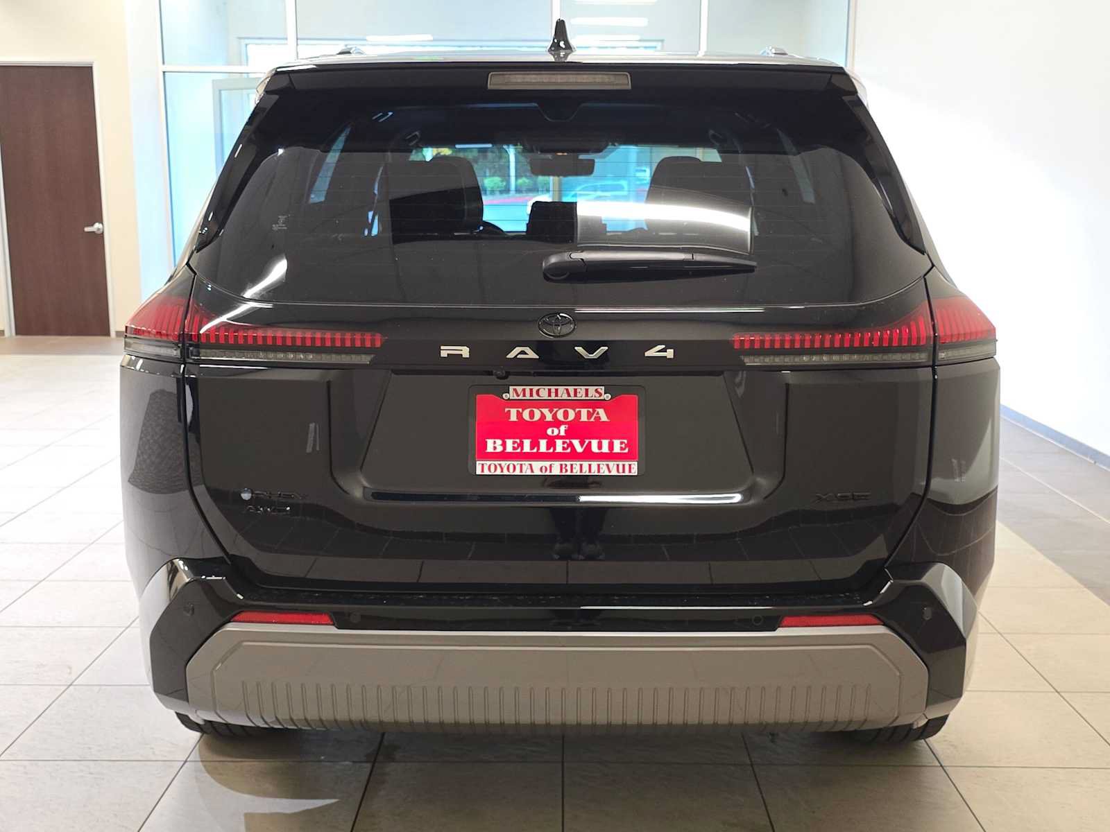 Used 2026 Toyota RAV4 XSE w/ Panoramic Sun Roof Package AWD/4WD image 5
