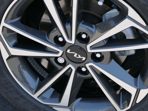 Used 2023 Kia Forte LXS FWD image 10