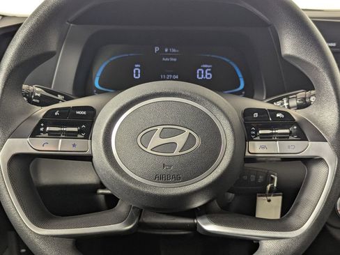 Certified 2025 Hyundai Elantra SE FWD image 18