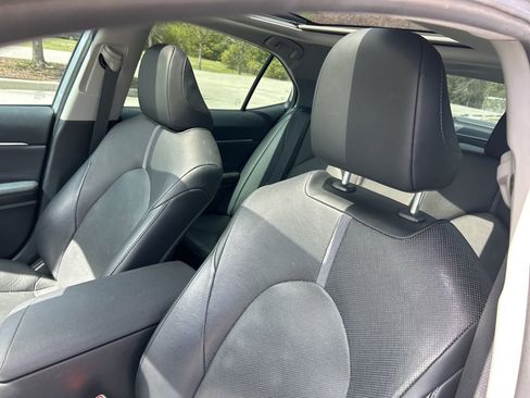 Used 2024 Toyota Camry XLE w/ Navigation Package image 21