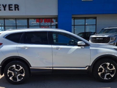 Used 2018 Honda CR-V Touring image 1