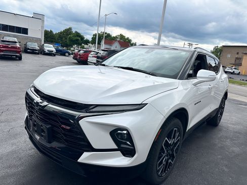 Used 2023 Chevrolet Blazer RS w/ Enhanced Convenience Package AWD/4WD image 3