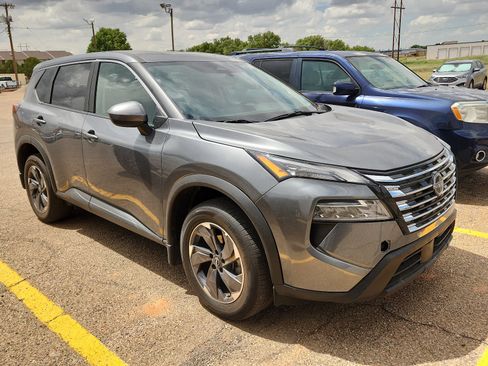 Used 2026 Nissan Rogue SV FWD image 4