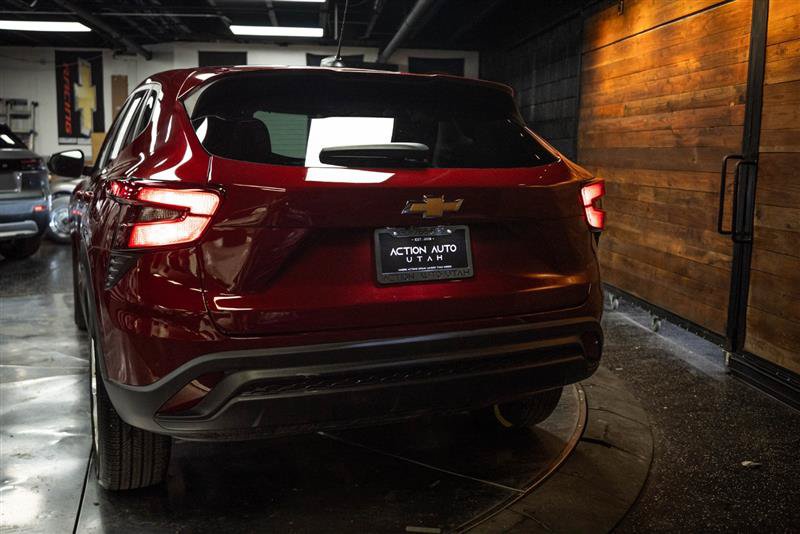 Used 2024 Chevrolet Trax LS FWD image 6