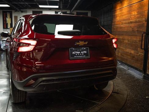 Used 2024 Chevrolet Trax LS FWD image 6