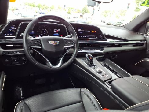 Used 2022 Cadillac Escalade ESV Sport AWD/4WD image 8