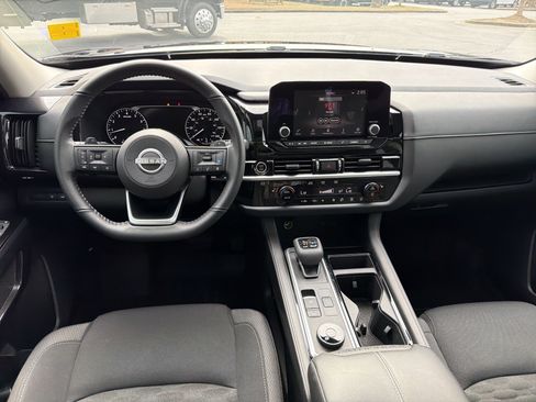 Used 2022 Nissan Pathfinder SV w/ SV Premium Package image 23