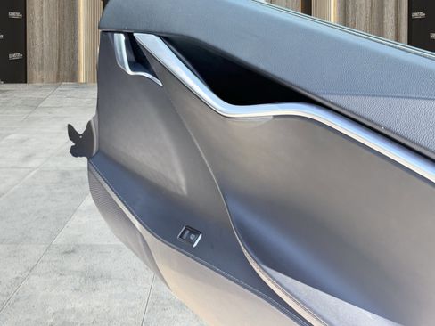 Used 2015 Tesla Model S 70D image 39