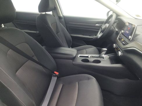 Used 2025 Nissan Altima 2.5 SV FWD image 21