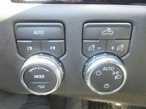 New 2026 GMC Sierra 1500 SLE image 16