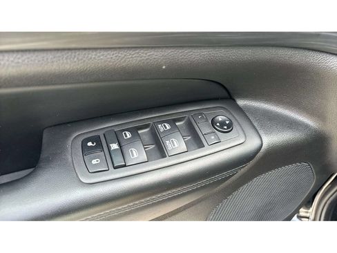 Used 2021 Jeep Grand Cherokee Laredo X AWD/4WD image 18