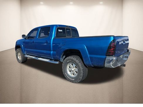 Used 2005 Toyota Tacoma PreRunner image 8