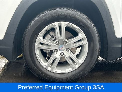 Used 2022 GMC Terrain SLE w/ Driver Convenience Package image 10