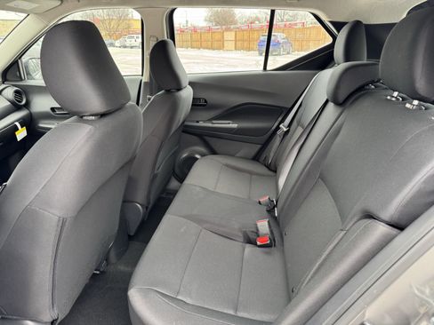 Used 2025 Nissan Kicks Play S image 32
