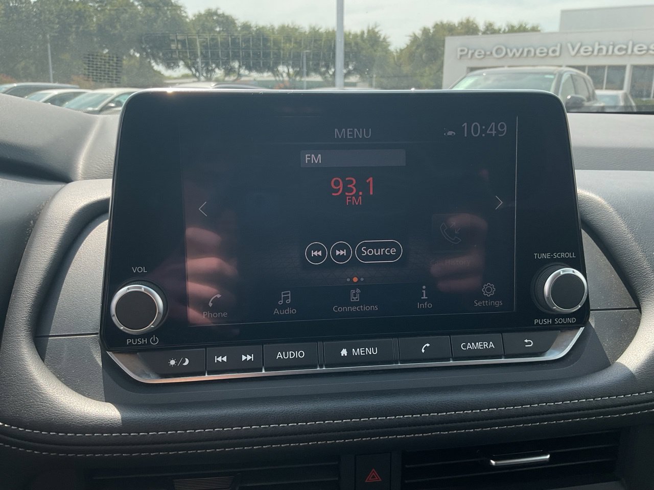 Used 2025 Nissan Rogue SV FWD image 30