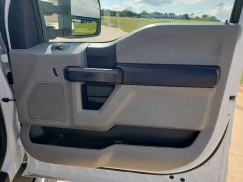 Used 2019 Ford F250 XL w/ Power Equipment Group AWD/4WD image 11