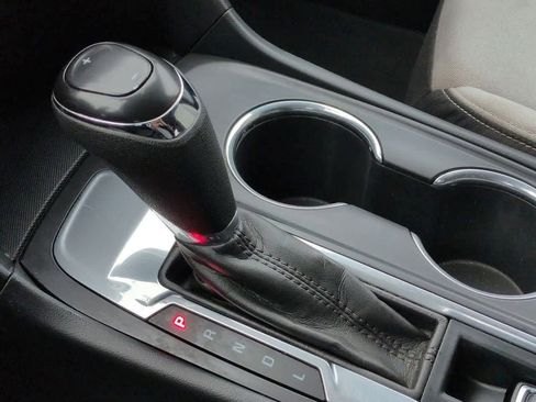 Used 2020 Chevrolet Equinox LT image 30