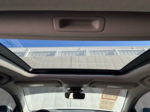 Used 2023 Honda Accord Touring image 10