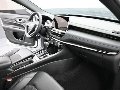 New 2026 Jeep Compass Latitude image 25