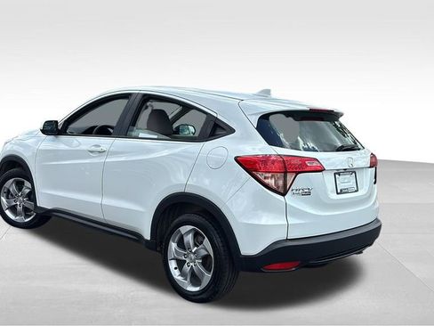 Used 2018 Honda HR-V LX image 5