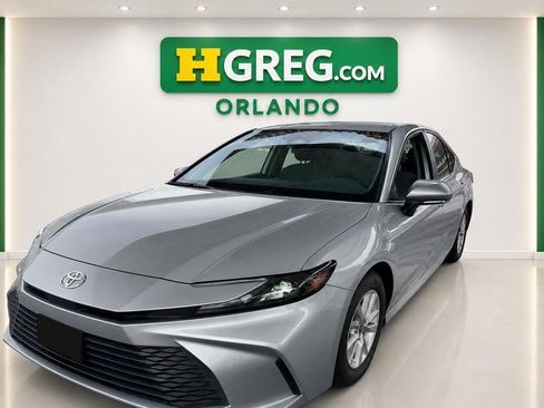 Used 2025 Toyota Camry LE FWD image 4