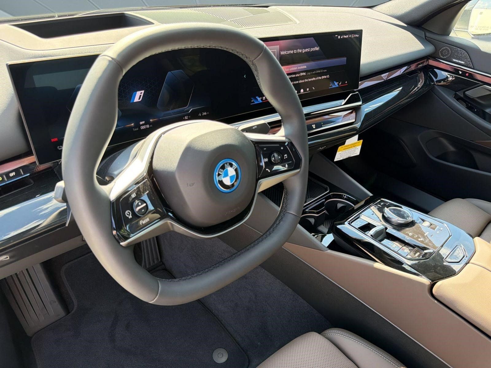 New 2027 BMW i5 eDrive40 w/ Premium Package RWD image 3