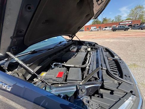 Used 2023 Chevrolet Silverado 1500 LT AWD/4WD image 21