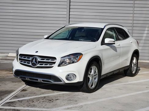Used 2020 Mercedes-Benz GLA 250 4MATIC image 4