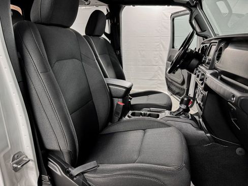 Used 2020 Jeep Gladiator Sport w/ Quick Order Package 24S image 10