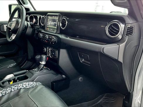 Used 2022 Jeep Wrangler Unlimited Sahara image 20