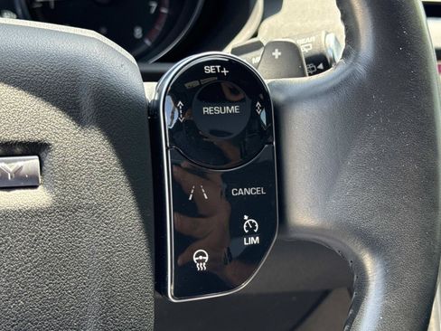 Used 2020 Land Rover Discovery Landmark AWD/4WD image 5