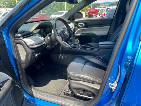 Used 2023 Jeep Compass Limited AWD/4WD image 13