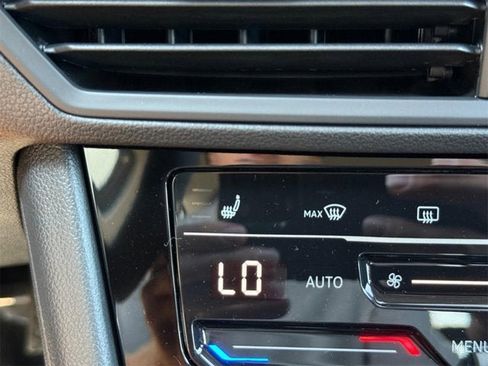 New 2025 Volkswagen Jetta SE image 14