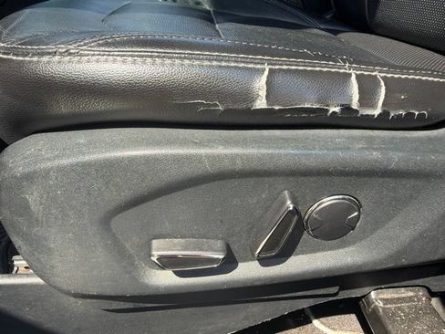 Used 2018 Ford Explorer Limited FWD image 16