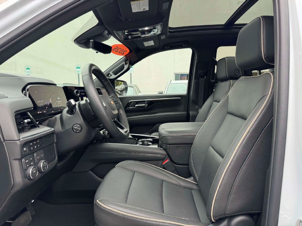 Used 2026 Chevrolet Tahoe Premier AWD/4WD image 15