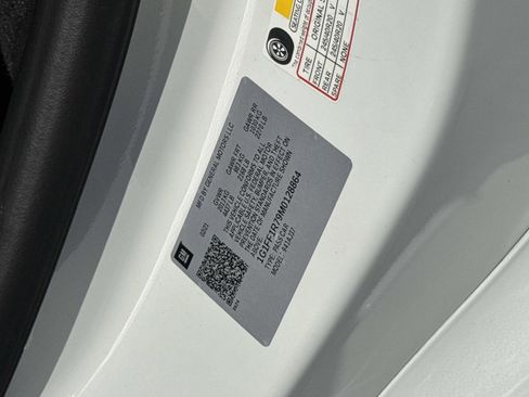 Used 2021 Chevrolet Camaro LT image 30