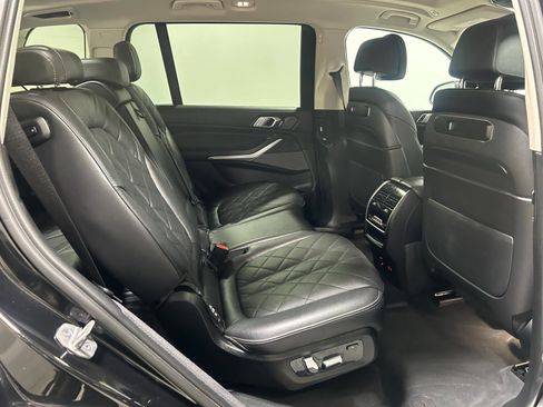 Used 2023 BMW X7 xDrive40i w/ Premium Package image 18