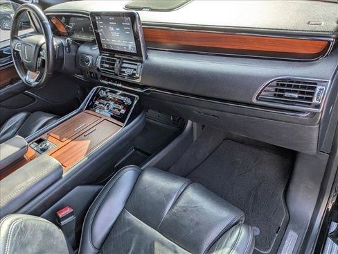 Used 2018 Lincoln Navigator L Select AWD/4WD image 21