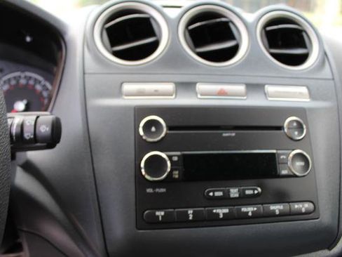 Used 2013 Ford Transit Connect XLT image 19