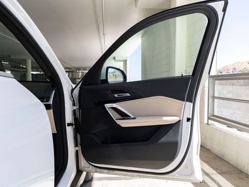 Used 2023 BMW X1 xDrive28i image 25