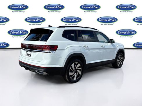 Used 2025 Volkswagen Atlas SE image 7