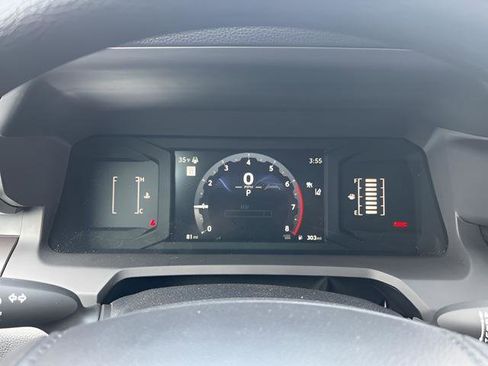 Used 2025 Toyota Tacoma SR5 image 9