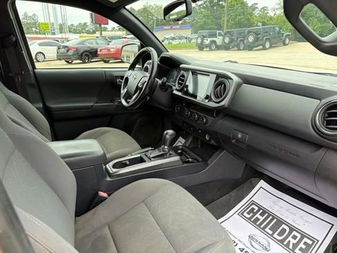 Used 2017 Toyota Tacoma TRD Off-Road w/ Tow Package RWD image 14