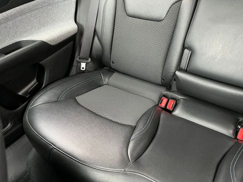 Used 2025 Jeep Compass Latitude image 39