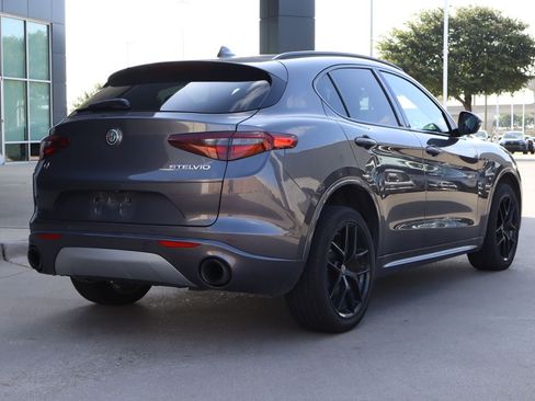 Used 2018 Alfa Romeo Stelvio Sport w/ Quick Order Package 22J Sport AWD/4WD image 3